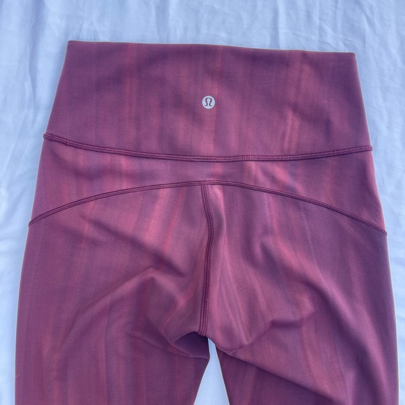 NWOT Lululemon In Movement Leggings 25" *Everlux Size 6 Red - Picture 3 of 4